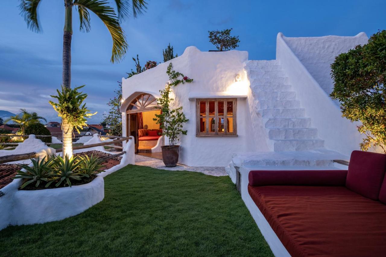 Casa Mila - 4 Bedroom Luxury Family 5 Min From * Canggu