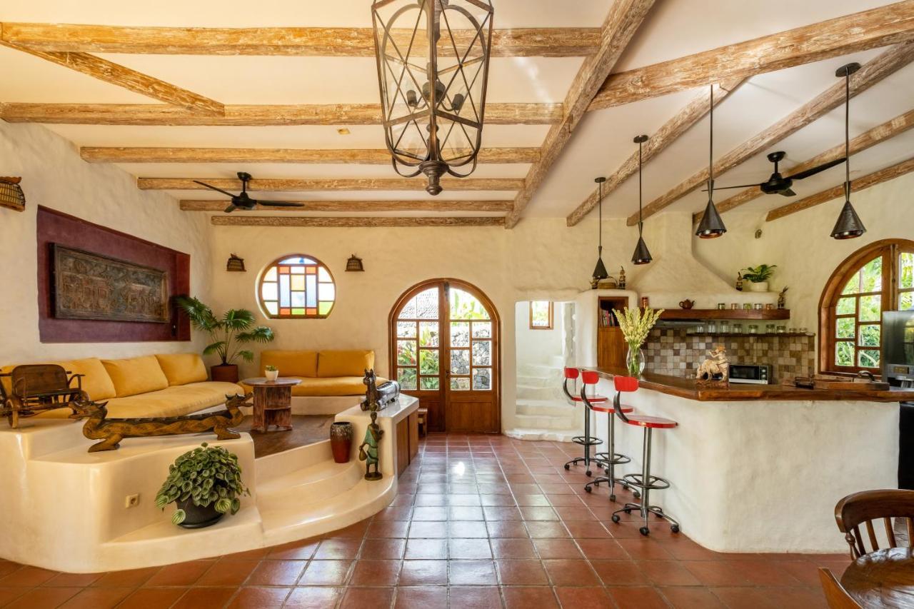 Villa Casa Mila - 4 Bedroom Luxury Family 5 Min From Canggu (Bali)