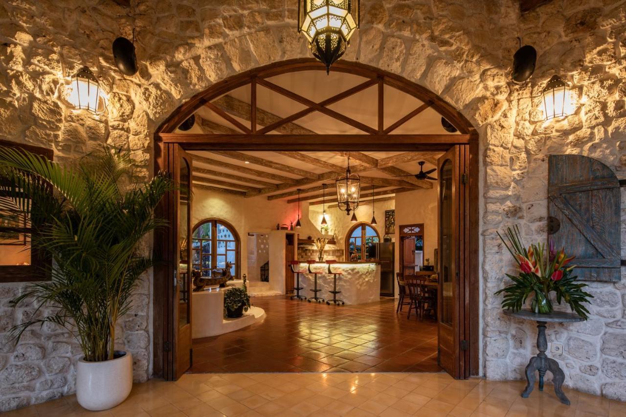Casa Mila - 4 Bedroom Luxury Family 5 Min From